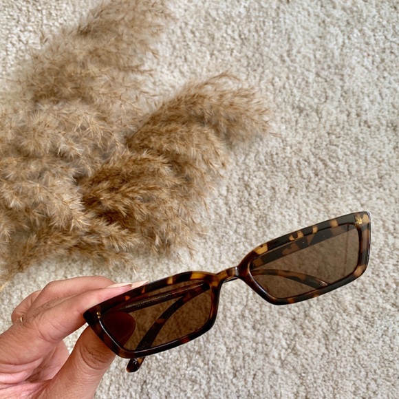 Accessories - TORTOISE SLIM SUNNIES